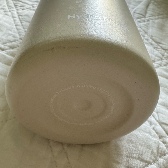 Hydroflask Oat 32oz - Picture 2 of 2